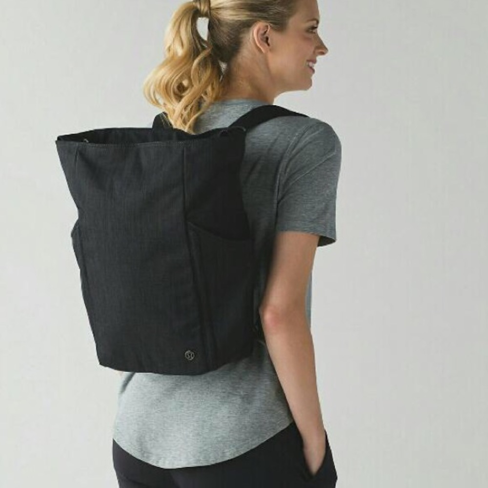 Lululemon Enroute backpack